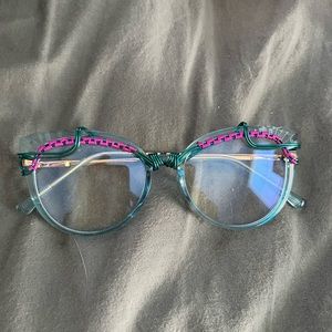 Blue light. Faux glasses. Spunglasses